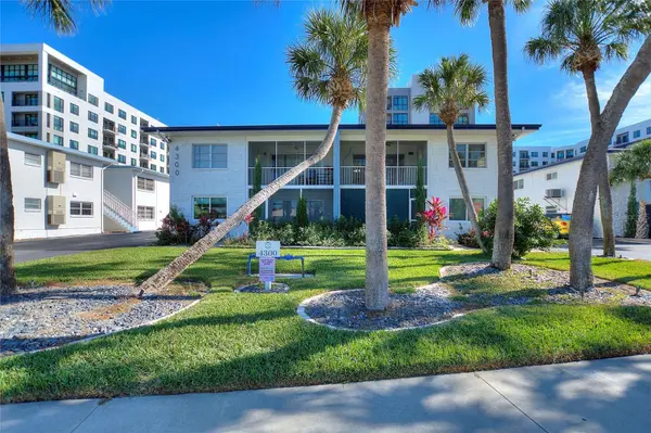 4300 37TH ST S #4, St Petersburg, FL 33711