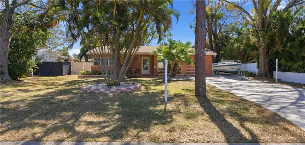 718 BAY VISTA BLVD S, St Petersburg, FL 33705