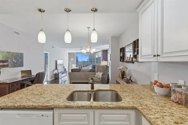 1 BEACH DR SE #1109, St Petersburg, FL 33701