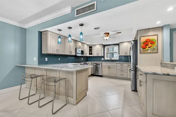 5130 BRITTANY DR S #201, St Petersburg, FL 33715