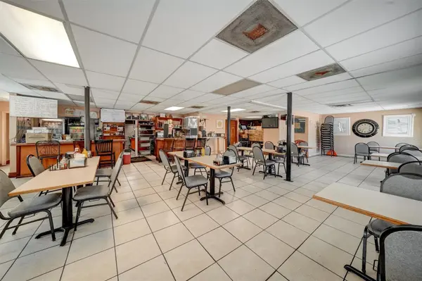 5202 N NEBRASKA AVE E, Tampa, FL 33603