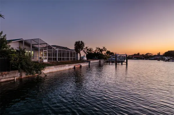 1985 MICHIGAN AVE NE, St Petersburg, FL 33703