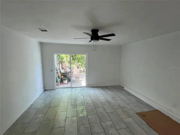 6138 OAK CLUSTER CIR, Tampa, FL 33634