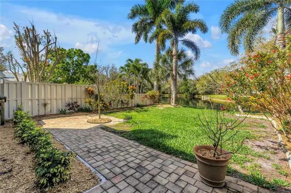812 AMELIA CT NE, St Petersburg, FL 33702