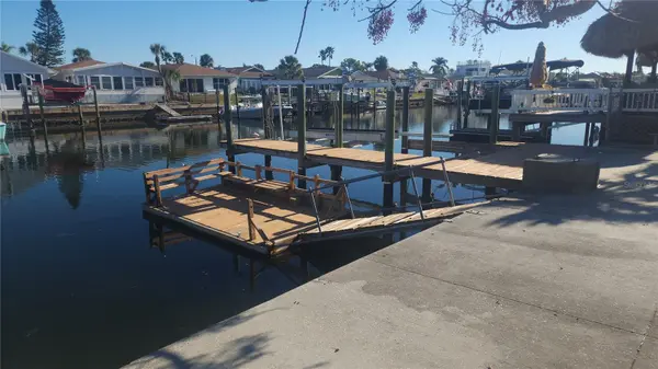 3907 FLORAMAR TER, New Port Richey, FL 34652