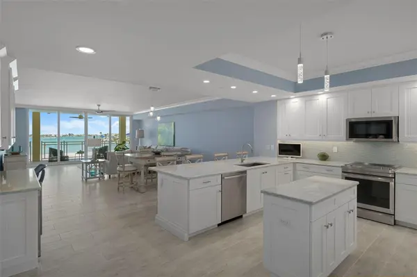 650 COLLANY RD #405, Tierra Verde, FL 33715