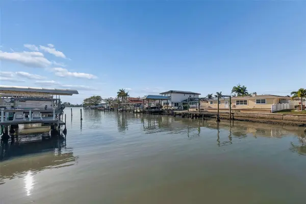 4415 CLEARWATER HARBOR DR N, Largo, FL 33770