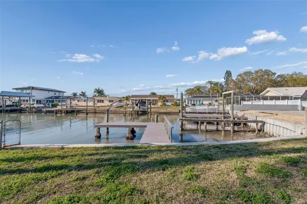 4415 CLEARWATER HARBOR DR N, Largo, FL 33770