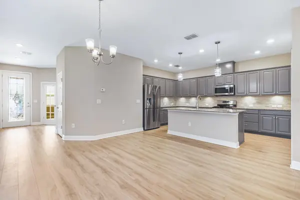 13892 KINGFISHER GLEN DR, Lithia, FL 33547
