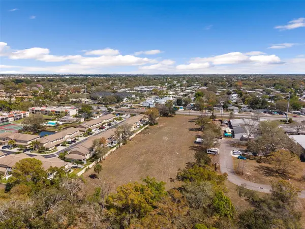 9530 STARKEY RD, Seminole, FL 33777