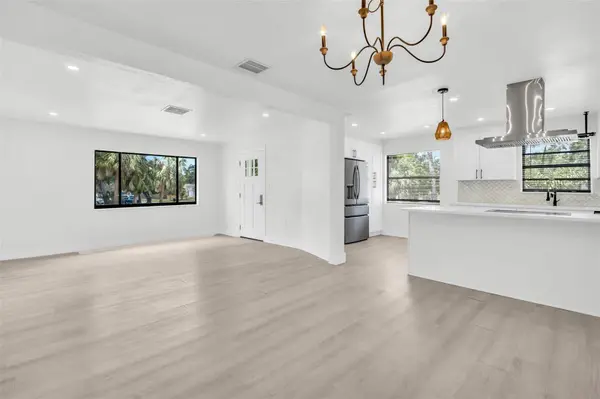 4000 GROVE ST S, St Petersburg, FL 33705