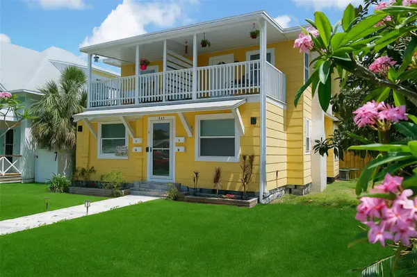 127 17TH AVE S, St Petersburg, FL 33701
