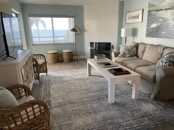 113 1ST ST E #103, Tierra Verde, FL 33715