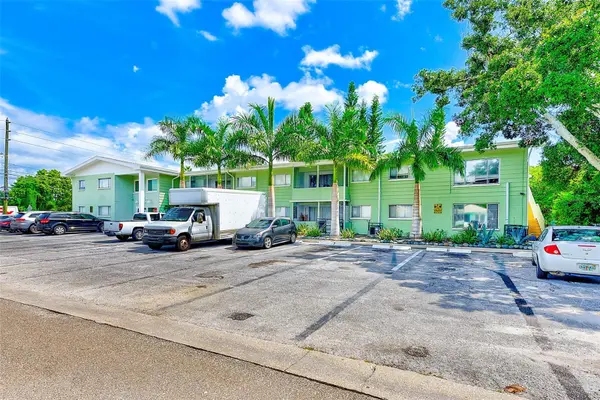 1329 DREW ST #11, Clearwater, FL 33755