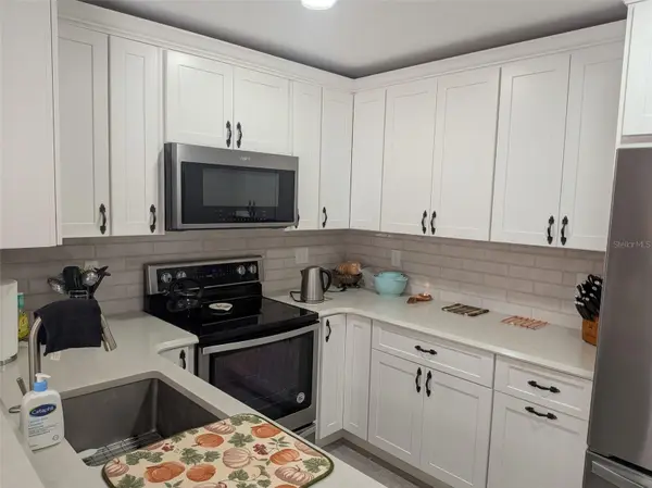 700 STARKEY RD #821, Largo, FL 33771