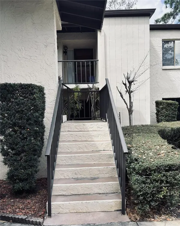 700 STARKEY RD #821, Largo, FL 33771