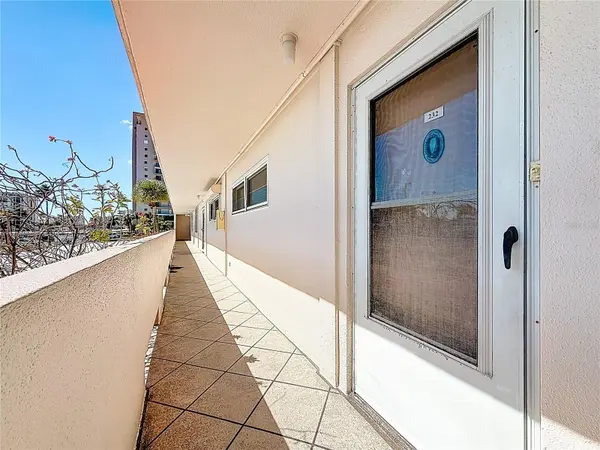 7401 BAY ISLAND DR S #232, South Pasadena, FL 33707
