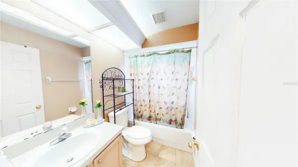 1103 MALLORY POINT DR, Valrico, FL 33596