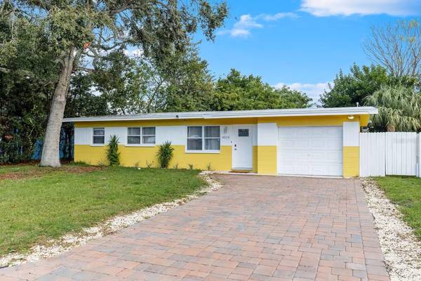 8215 QUAIL RD, Seminole, FL 33777