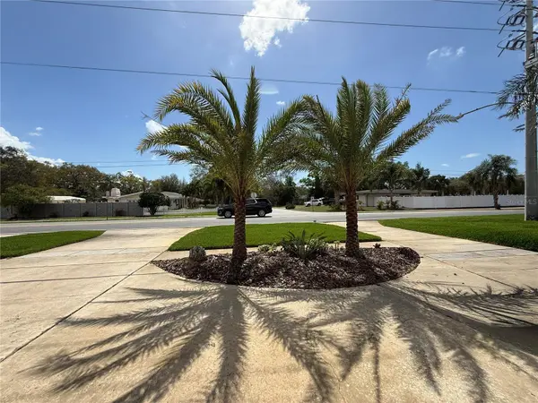 2058 NURSERY RD, Clearwater, FL 33764