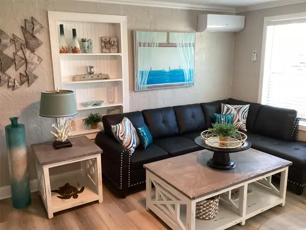 13121 4TH ST E #1, Madeira Beach, FL 33708