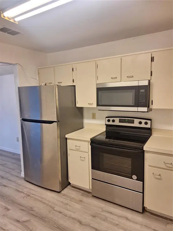 11910 SKYLAKE PL #E, Temple Terrace, FL 33617