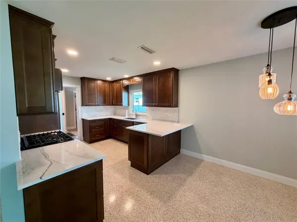 17045 DOLPHIN DR, North Redington Beach, FL 33708