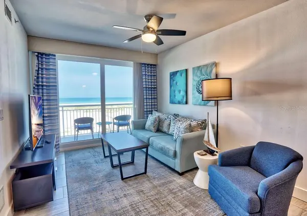 10116 GULF BLVD #203W, Treasure Island, FL 33706
