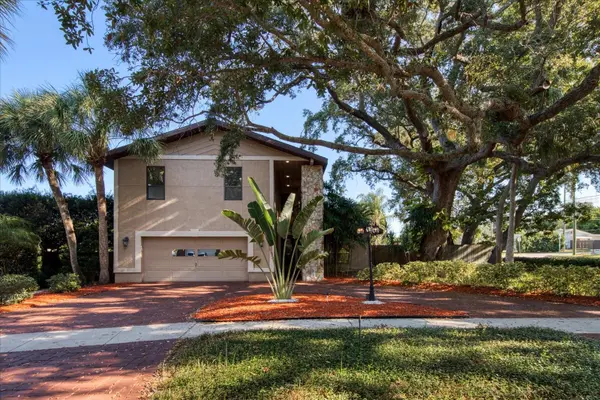 13703 OAK FOREST BLVD N, Seminole, FL 33776