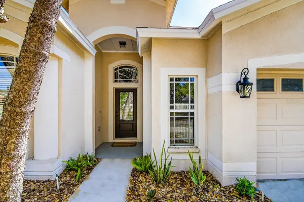 6002 MARTINGLADE PL, Lithia, FL 33547