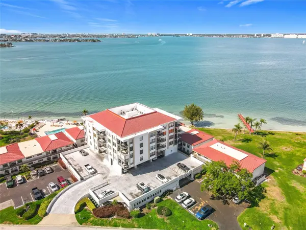 6211 SUN BLVD #211, St Petersburg, FL 33715