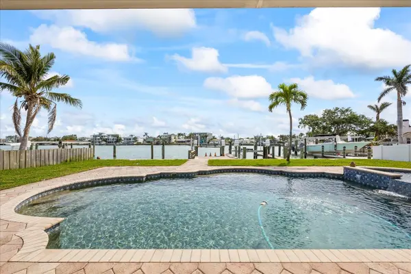 7886 9TH AVE S, St Petersburg, FL 33707