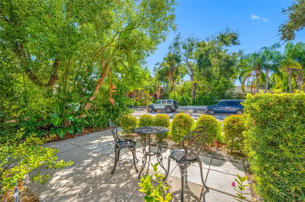 237 7TH AVE N #2, St Petersburg, FL 33701