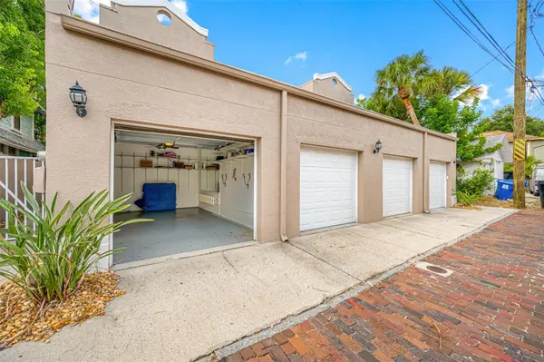 237 7TH AVE N #2, St Petersburg, FL 33701