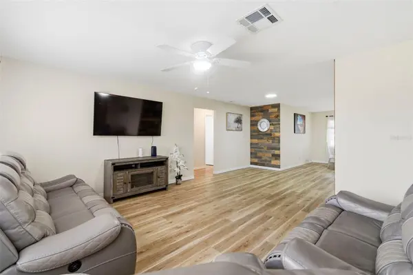 3022 JACKSON DR, Holiday, FL 34691
