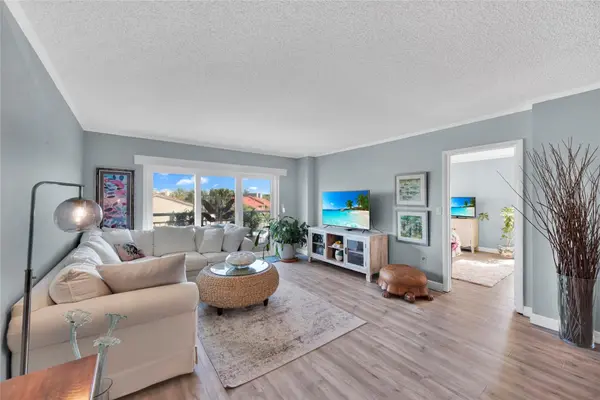 4900 BRITTANY DR S #301, St Petersburg, FL 33715