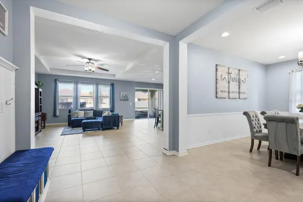 11204 COVENTRY GROVE CIR, Lithia, FL 33547