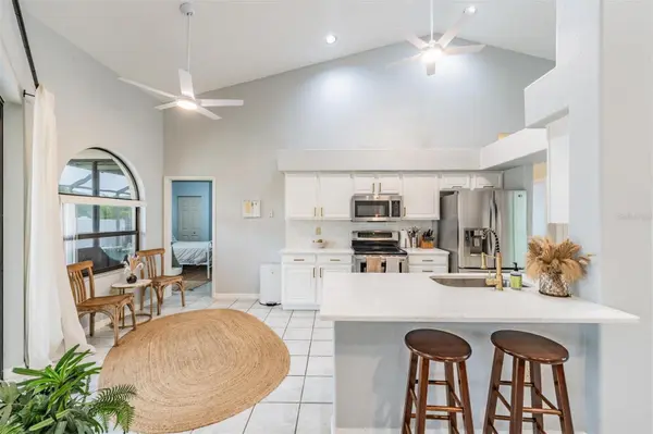 821 GREENVIEW DR, Apollo Beach, FL 33572