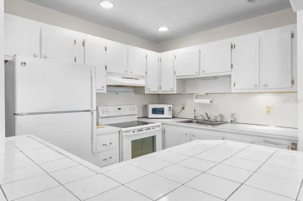 1801 BEDFORD LN #30, Sun City Center, FL 33573