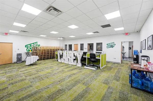2304 E BUSCH BLVD, Tampa, FL 33612