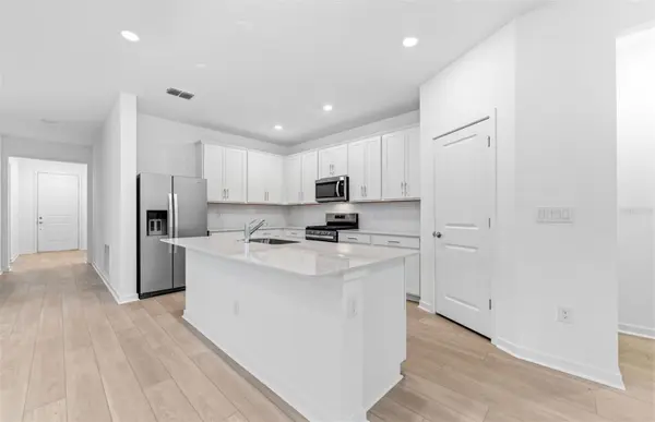6607 ASBURY BARNES LN, Wesley Chapel, FL 33545