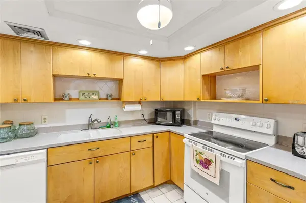1 KEY CAPRI #104-East, Treasure Island, FL 33706