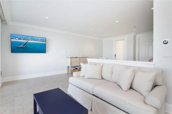 158 BRIGHTWATER DR #1, Clearwater Beach, FL 33767