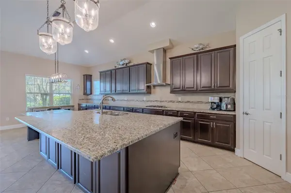 5927 JASPER GLEN DR, Lithia, FL 33547