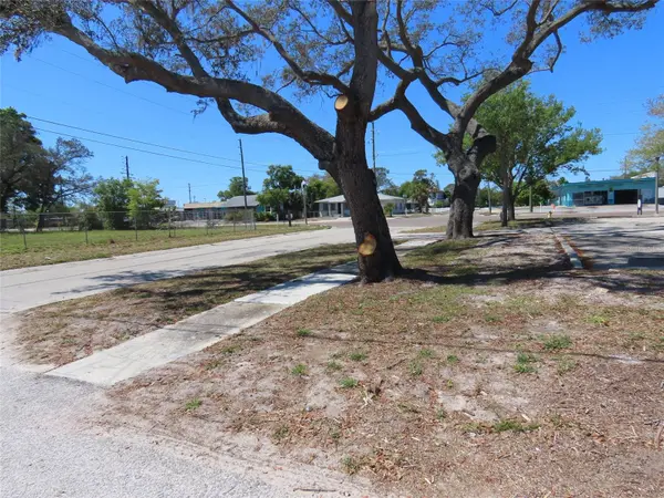 4841 EMERSON AVE S, St Petersburg, FL 33711