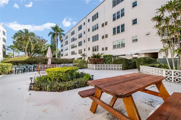 5603 80TH ST N #512, St Petersburg, FL 33709