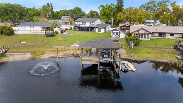 10525 HOMESTEAD DR, Tampa, FL 33618