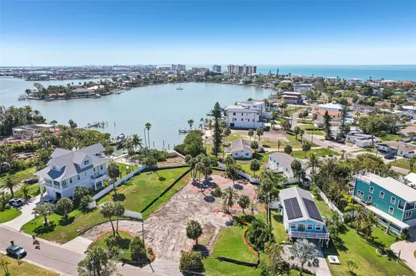 15825 REDINGTON DR, Redington Beach, FL 33708