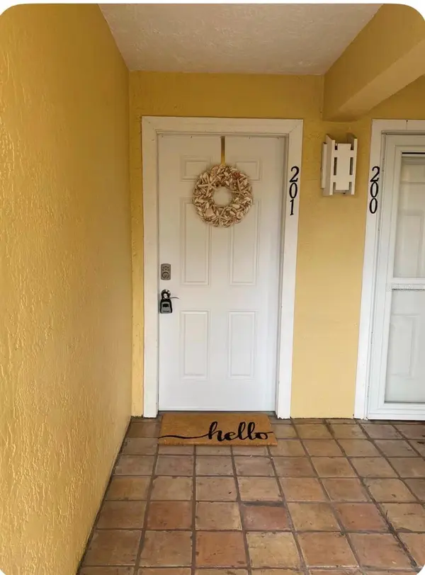 1125 PINELLAS BAYWAY S #201 furnished, St Petersburg, FL 33715