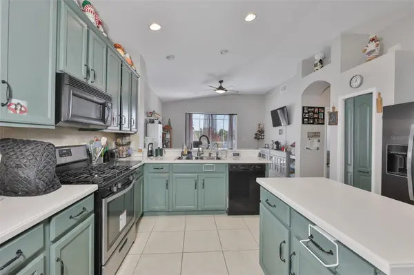 5223 CLOVER MIST DR, Apollo Beach, FL 33572